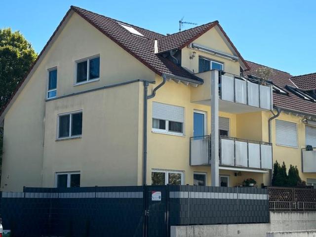 Sonnige 3 Zimmer DG Wohnung inkl. TG