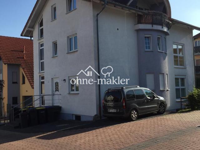 Sonnige 3 Zimmer DG Wohnung m. EBK+Außenstellplatz, 2 Balkone