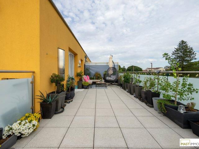 Sonnige 3 Zimmer DG Wohnung mit ca. 33 m² großer Dachterrasse direkt in Korneuburg