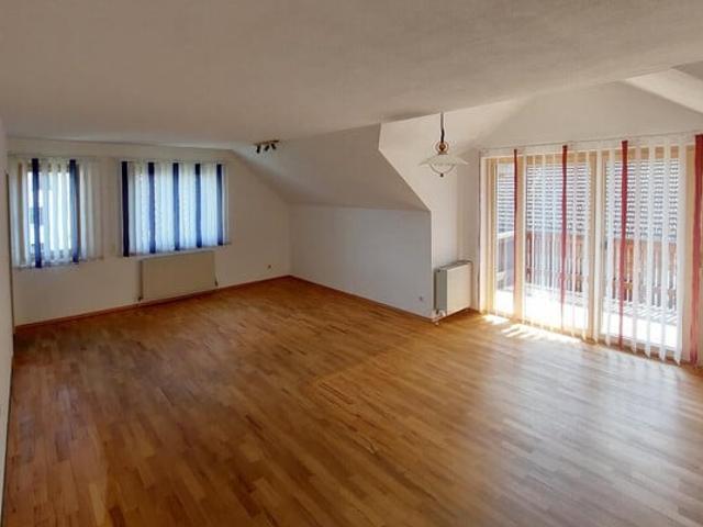 Sonnige 3 Zimmer Wohnung mit Tiefgarage in Top Lage in Schlins