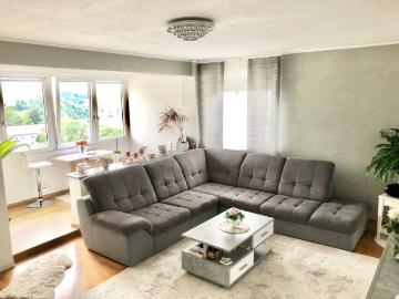 Sonnige 3 Zimmer Wohnung mit Blick auf das umliegende Gebirge