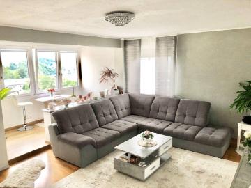 Sonnige 3 Zimmer Wohnung mit Blick auf das umliegende Gebirge