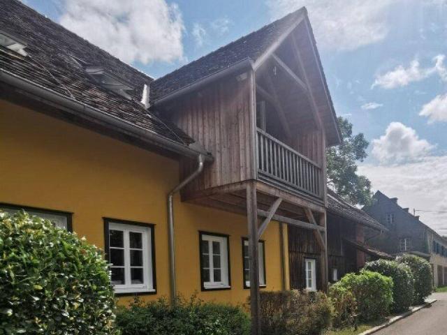 * Sonnige 3 Zimmer Wohnung mit großem Balkon und eigenem Carportplatz in idyllischer Lage! *