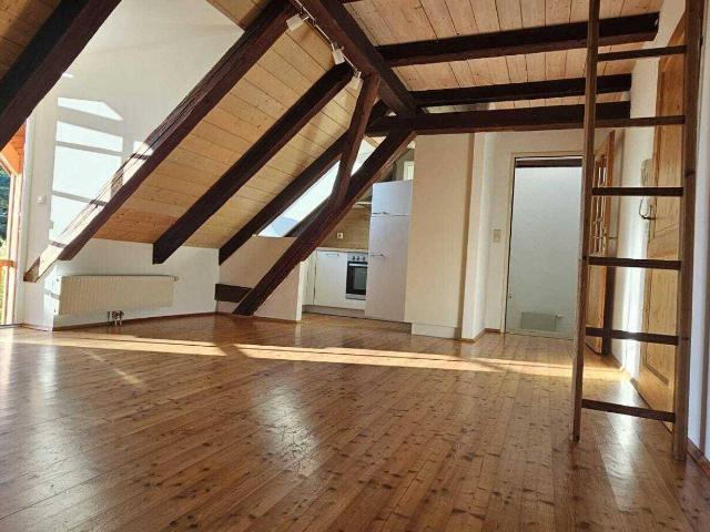 * Sonnige 3 Zimmer Wohnung mit großem Balkon und eigenem Carportplatz in idyllischer Lage! *