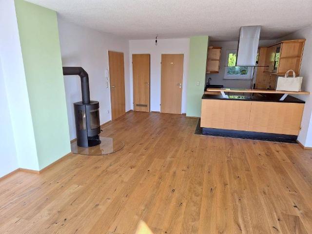 Sonnige 3 Zimmer Wohnung mit Südbalkon und Tiefgarage