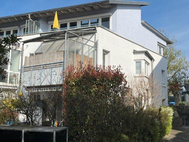 Sonnige 3 Zimmer Wohnung mit Südbalkon und Tiefgarage in Köngen
