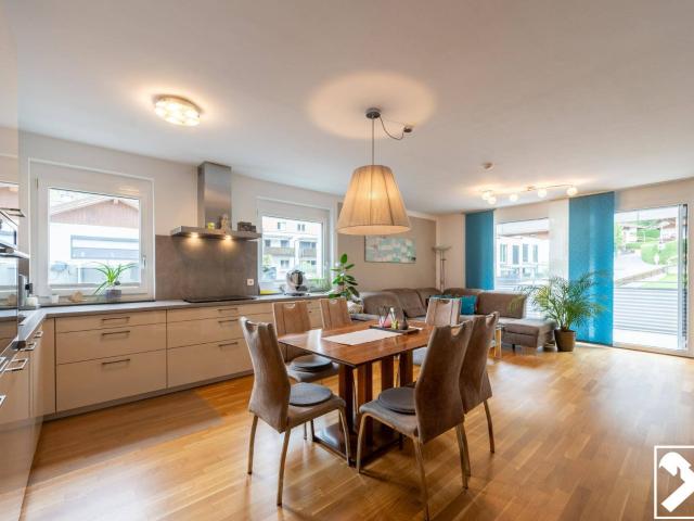 Sonnige 3 Zimmer Wohnung mit Südbalkon und Tiefgaragenplatz in Hatting