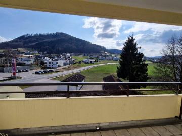 Sonnige 3 Zimmer Wohnung mit schönem Ausblick und Einzelgarage