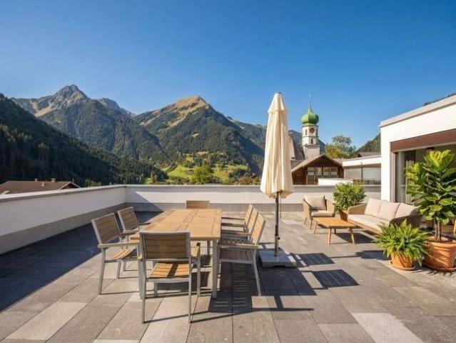 Sonnige 4 Zimmer Ferienwohnung 8 Betten/2 Bäder mit TG Platz im Zentrum von St. Gallenkirch/Montafon!