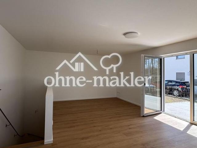 Sonnige 4 Zimmer Wohnung / Garten, EBK und hohen Decken / Neubau in Langenbach