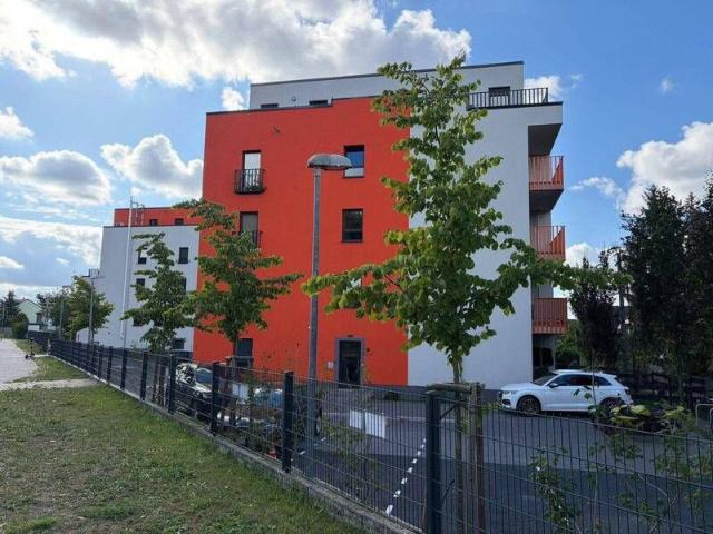 Sonnige 4 Zimmer Wohnung mit 2 Balkonen, Fussbodenheizung, Klimaanlage in Berlin Biesdorf, A15/16