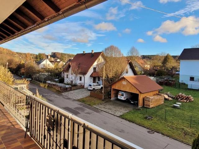 Sonnige 4 ZKB Wohnung mit Südbalkon, Einzelgarage und 250qm Garten in Siegertshofen Fischach