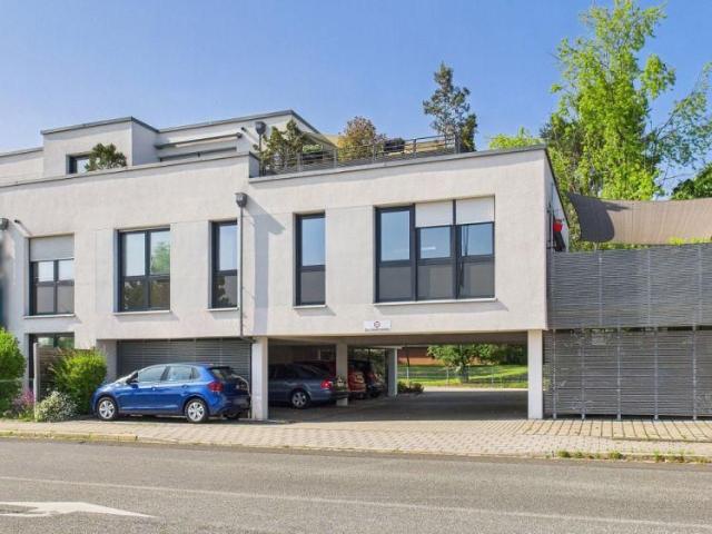 Sonnige 5 Zi Wohnung mit Aufzug/EBK in TOP Lage