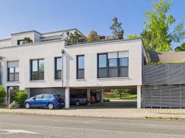Sonnige 5 Zi Wohnung mit Aufzug/EBK in TOP Lage