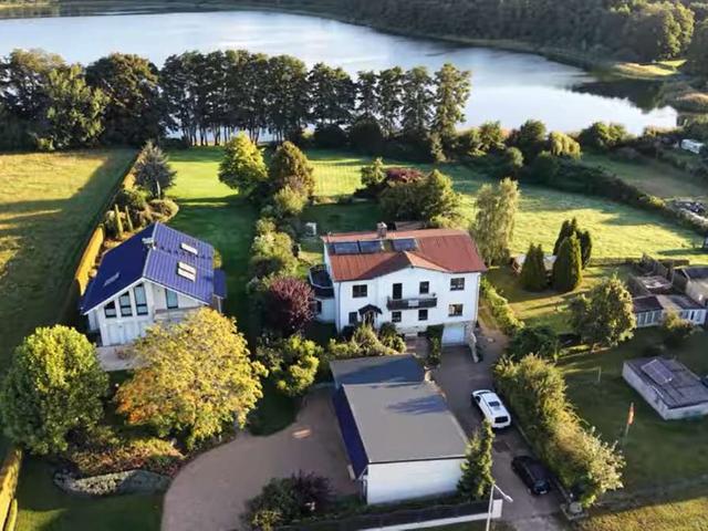 Sonniges Wohnhaus mit 3 Ferienwohnungen mit Blick auf den Kleinen und Zugang zum Großen Krebssee