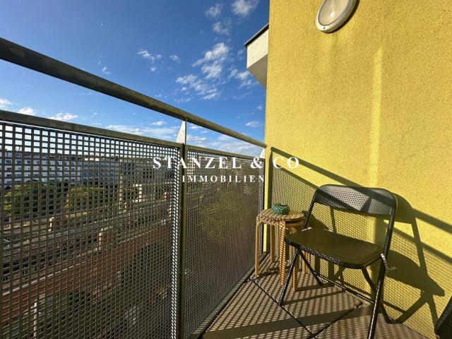 SONNIGES APARTMENT MIT BALKON IN ZENTRALER LAGE