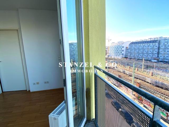 SONNIGES APARTMENT MIT BALKON IN ZENTRALER LAGE