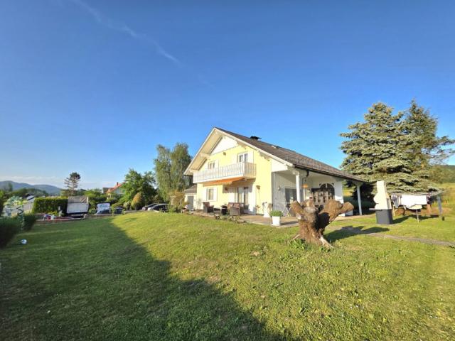 Sonniges Familienhaus mit viel Platz!