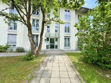 Sonniges Gartenidyll: Gepflegte 3 Zimmer Erdgeschosswohnung in ruhiger Lage von Ottobrunn