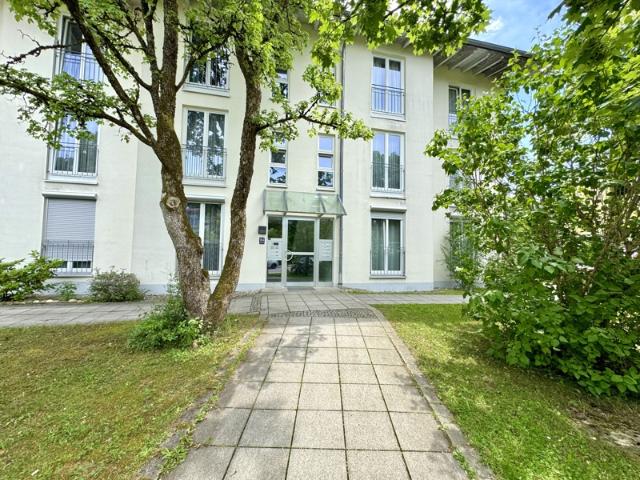 Sonniges Gartenidyll: Gepflegte 3 Zimmer Erdgeschosswohnung in ruhiger Lage von Ottobrunn