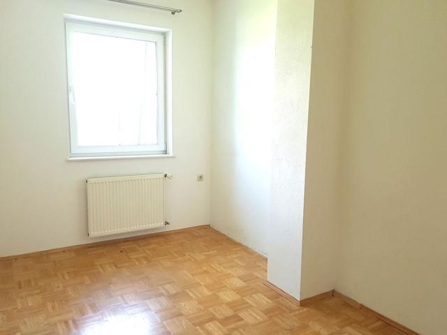 Sonniger Wohntraum mit Balkon und 2 Schlafzimmern mit Fernsicht in Absoluter Ruhelage