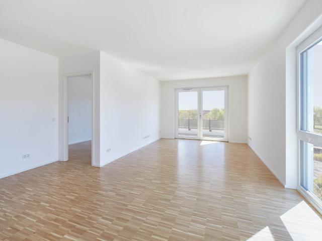 Sonniger Außenbereich: 3 Zimmer Wohnung mit großer Dachterrasse