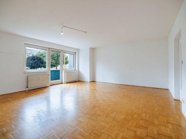 SONNIGER BALKON I 4 ZIMMER I BAD MIT BADEWANNE UND FENSTER I ERDGESCHOSS I PROJEKT WOHNEN
