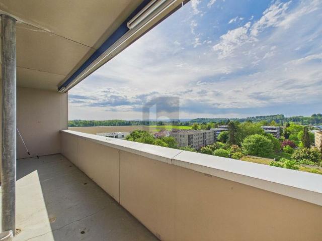 SONNIGER BALKON MIT WEITSICHT