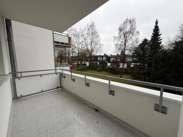 Sonniger Balkon & ruhiges Wohnen im Grünen – helle, großzügige Räume