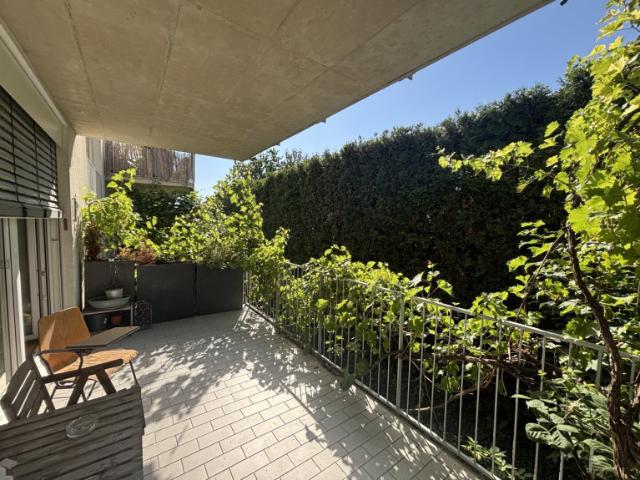 SONNIGER Balkon/Garten 2 Zimmer TRAUM Wohnung * voll möbliert! * inkl. TG Platz