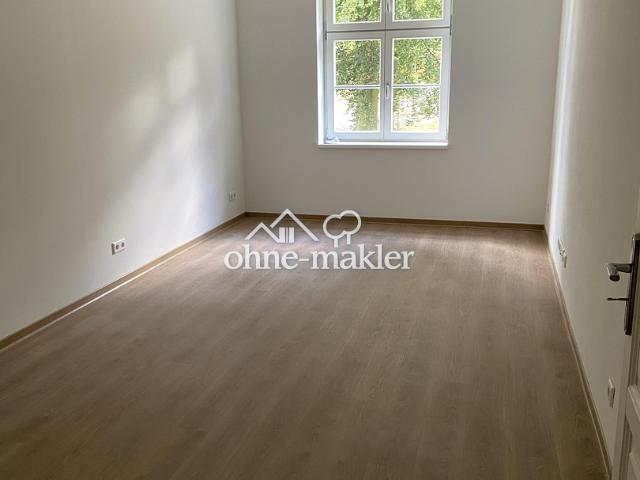 sonniger Blick zur Landekrone im Generationshaus, optional incl. EBK, Stellpl