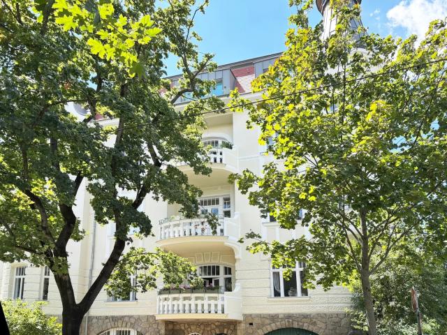 Sonniger Erstbezug nach Generalsanierung Altbau de Luxe im Cottage Viertel
