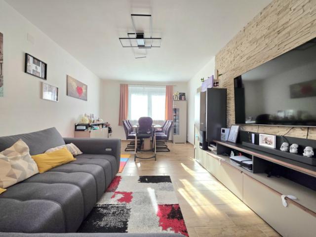 Sonniger Familientraum mit 2 ruhigen Loggien!
