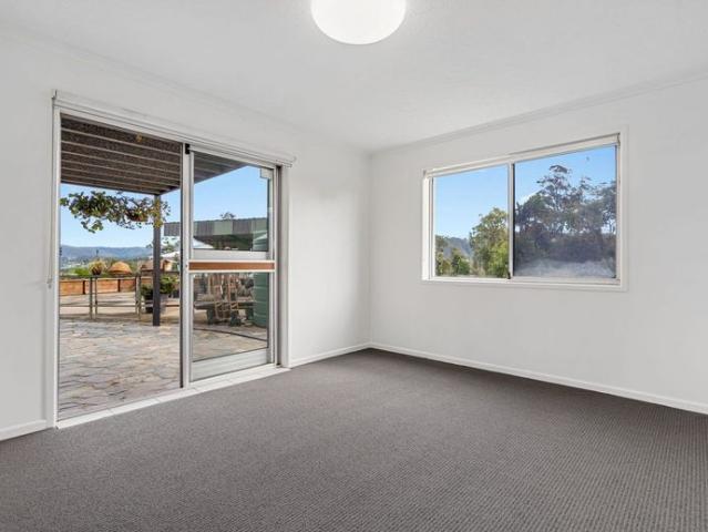 Soak in Stunning Lake and Hinterland Views Every Day!