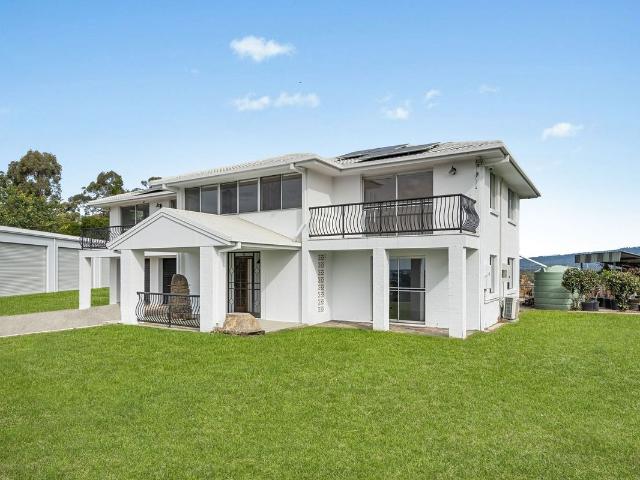 soak in stunning lake and hinterland views every day!