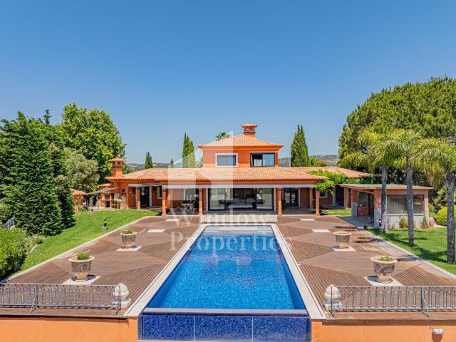 Soberba Moradia T5 com Vistas Panorâmicas de Mar e Golfe, nu. 254m² Boliqueime