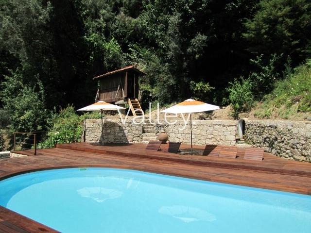 Soberba Quinta com Piscina no Gerês