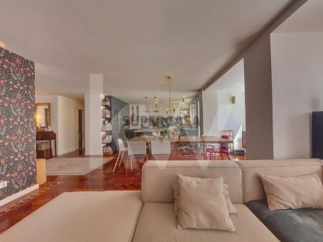 Apartamento com 170m2 e Terraço Em Belém