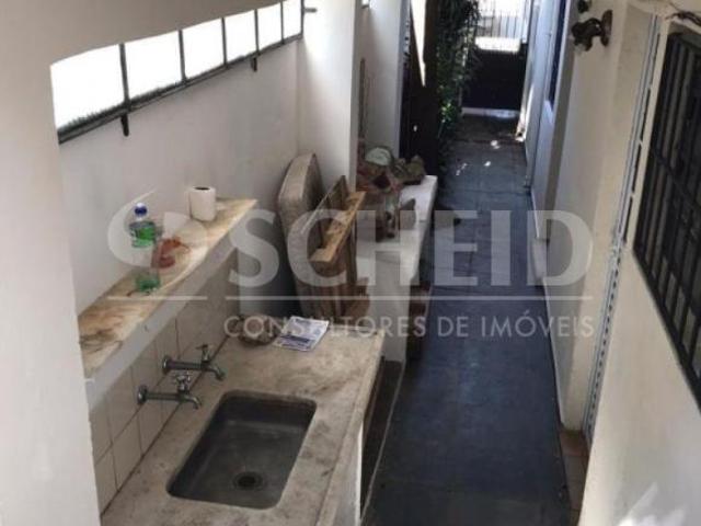 Sobradão com edícula