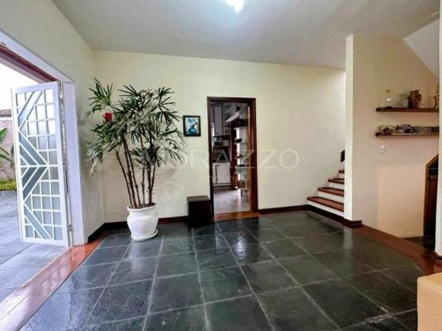 Sobrado maravilhoso próximo ao centro de Jacareí, no Jardim Siesta