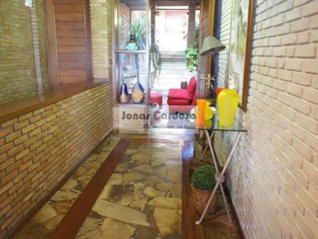 Sobrado mobiliado a Venda, Vila Suissa, 5 quartos,1 suíte com hidro, sala de TV, churrasqueira, pisc
