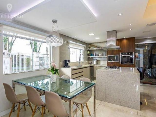Sobrado mobiliado de esquina com 3 dormitórios à venda, 206 m² por R$ 1.490.000 Xaxim Curitiba/P