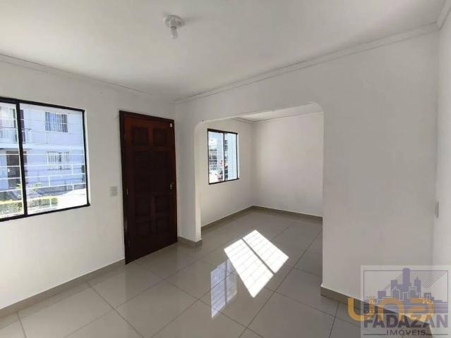 Sobrado na Major Theolindo Ferreira Ribas Boqueirão Curitiba PR, aluguel por R$ 2.600
