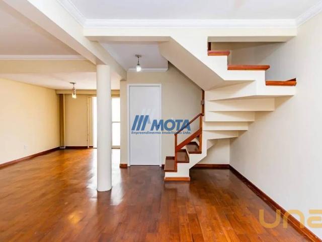 Sobrado na Doutor Carlos Bruno Breithaupt Jardim das Américas Curitiba PR, aluguel por R$ 3.500