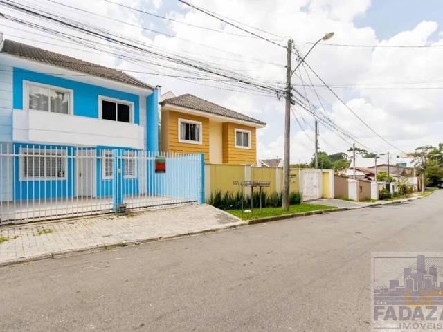 Sobrado na Trofi André Aquim Uberaba Curitiba PR, aluguel por R$ 3.100