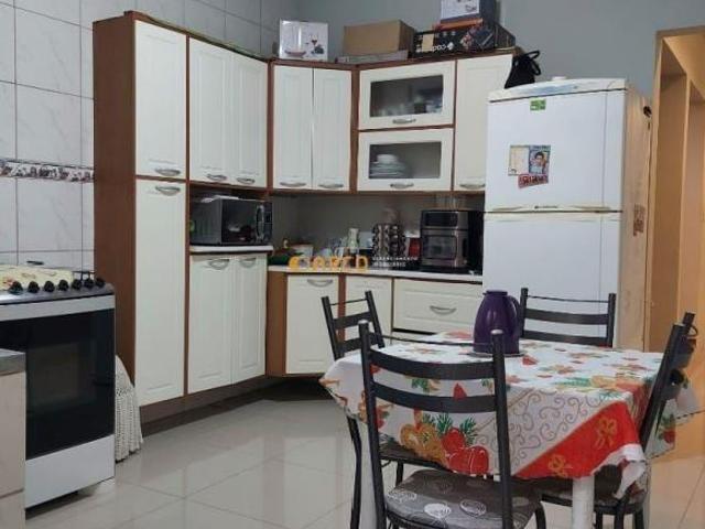 Sobrado na Zona Sul com 3 Dormitórios em São José dos Campos