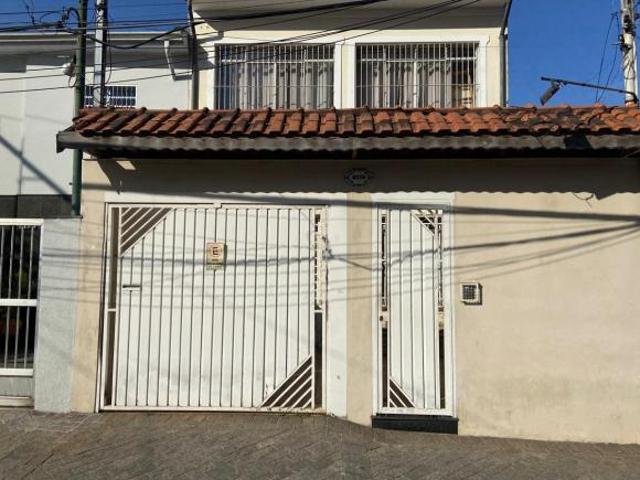 Sobrado no miolo do Ipiranga com 233m2 de área construída com 2 dorms 01 suíte
