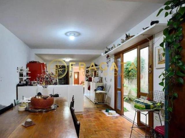 Sobrado no Bairro da Pompeia 231M² com 3 dormitórios, 2 salas, 3 banheiros 2 vagas