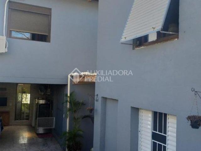 Sobrado no bairro Jardim Floresta no terreno com 18,04m x 10,00m. onde constam 3 casas