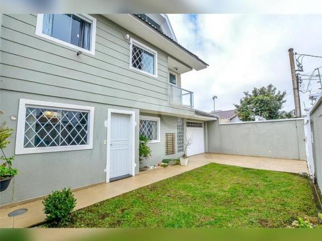 SOBRADO NO BOQUEIRÃO APROX. 150 m² CONSTRUÍDOS 3 QUARTOS SUÍTE 4 VAGAS R$ 800 MIL